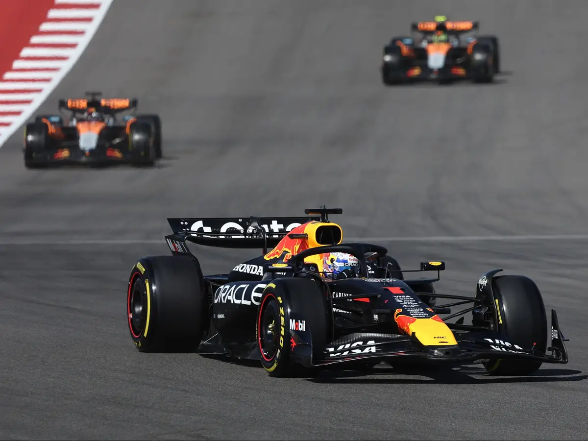 Red Bull AGelingt Max Verstappen das WM-Wunder? Die verbliebenen Strecken sprechen durchaus für ihn Foto zur News: Fünf Rennen zum Titel: Wer auf den verbleibenden Kursen im Vorteil ist