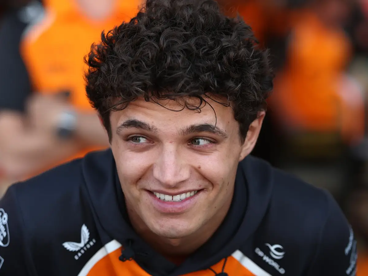 Lando Norris Foto zur News: Meinung: McLaren rudert zurück - die richtige Entscheidung?