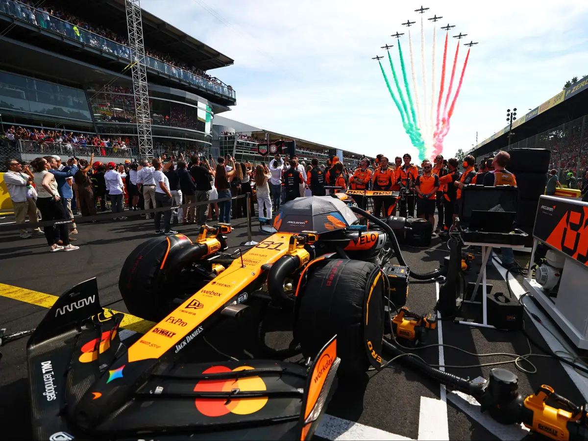 Foto zur News: Psycho-Krieg in der Formel 1: So tappte Red Bull in McLarens Falle