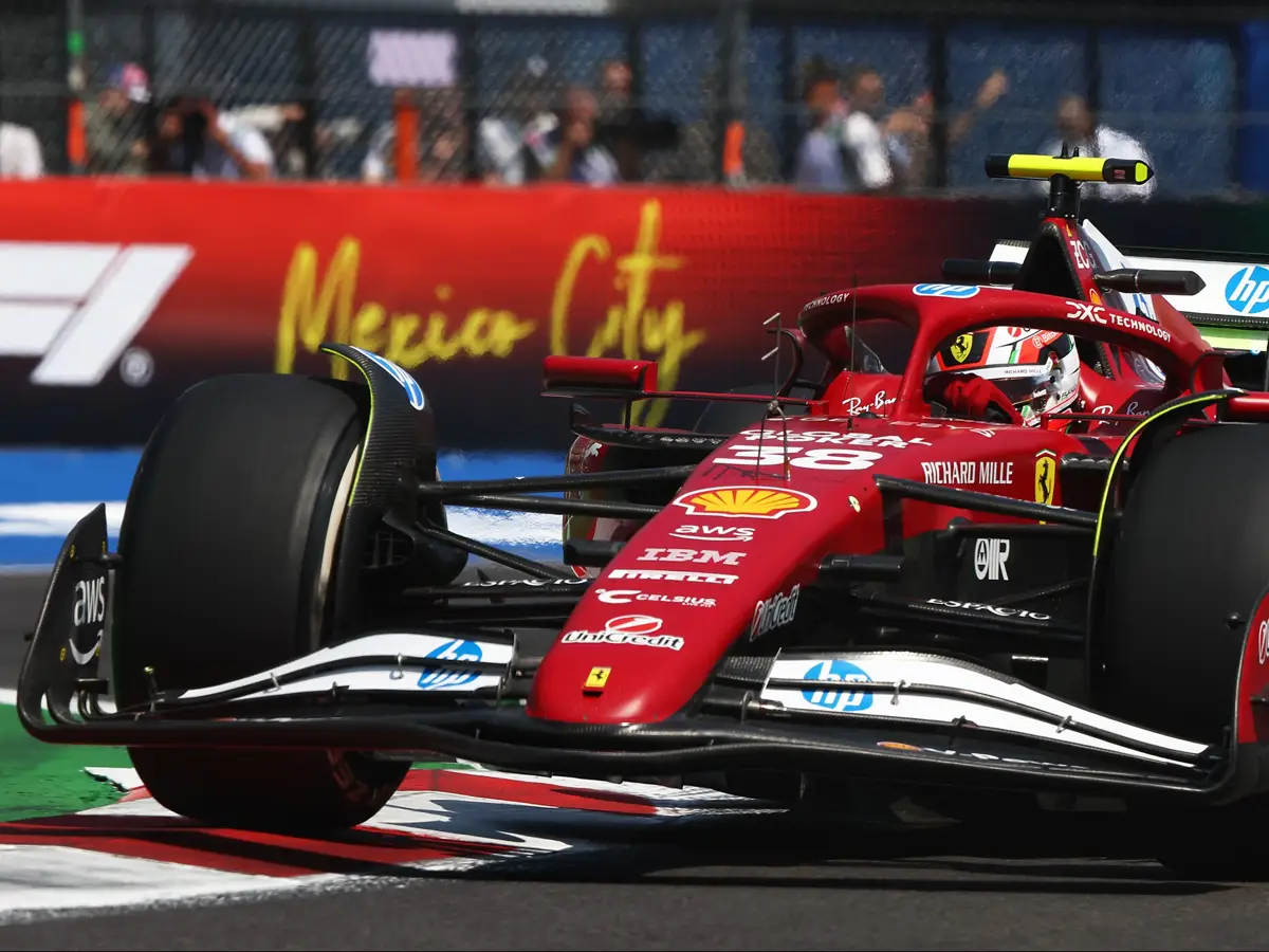 Antonio Fuoco im Ferrari SF-25 von Lewis Hamilton in Mexiko 2025 Foto zur News: Warum Ferrari einen Fahrer ohne F1-Perspektive testen ließ