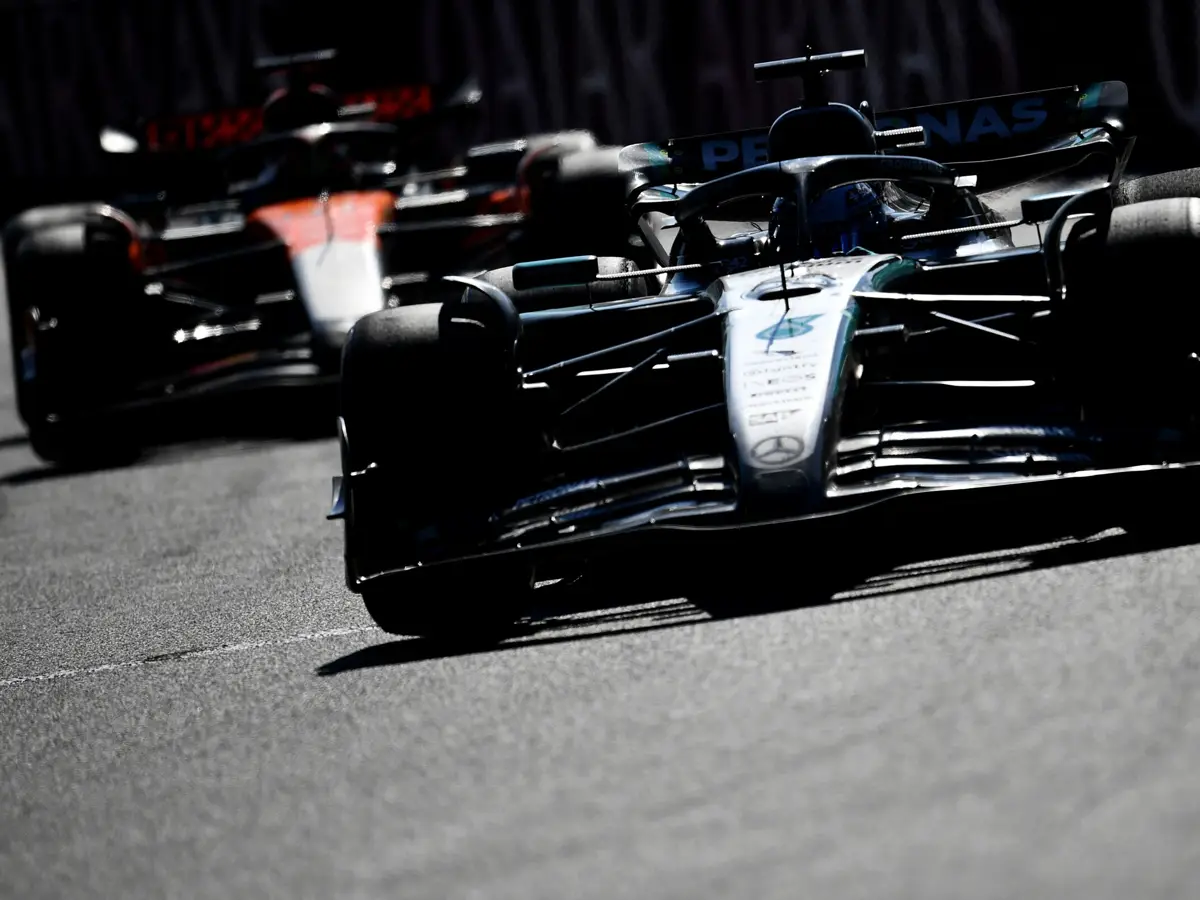 George Russell und Oscar Piastri beim Formel-1-Rennen in Mexiko 2025 Foto zur News: "Langweilige Einstopprennen": Ist die Situation wieder wie vor 2022?