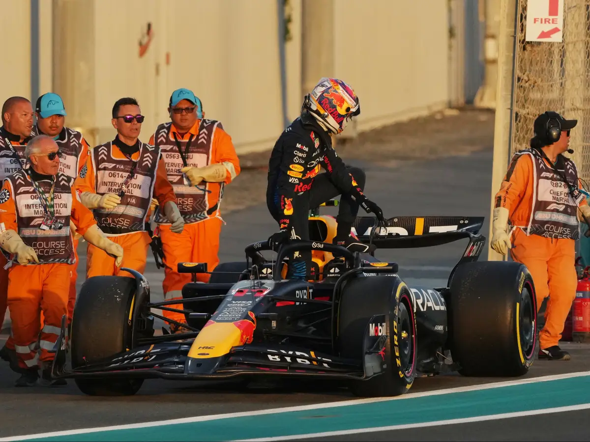 Sergio Perez scheidet beim Formel-1-Rennen in Abu Dhabi 2024 aus Foto zur News: Perez sicher: Darum würde selbst Hamilton bei Red Bull scheitern