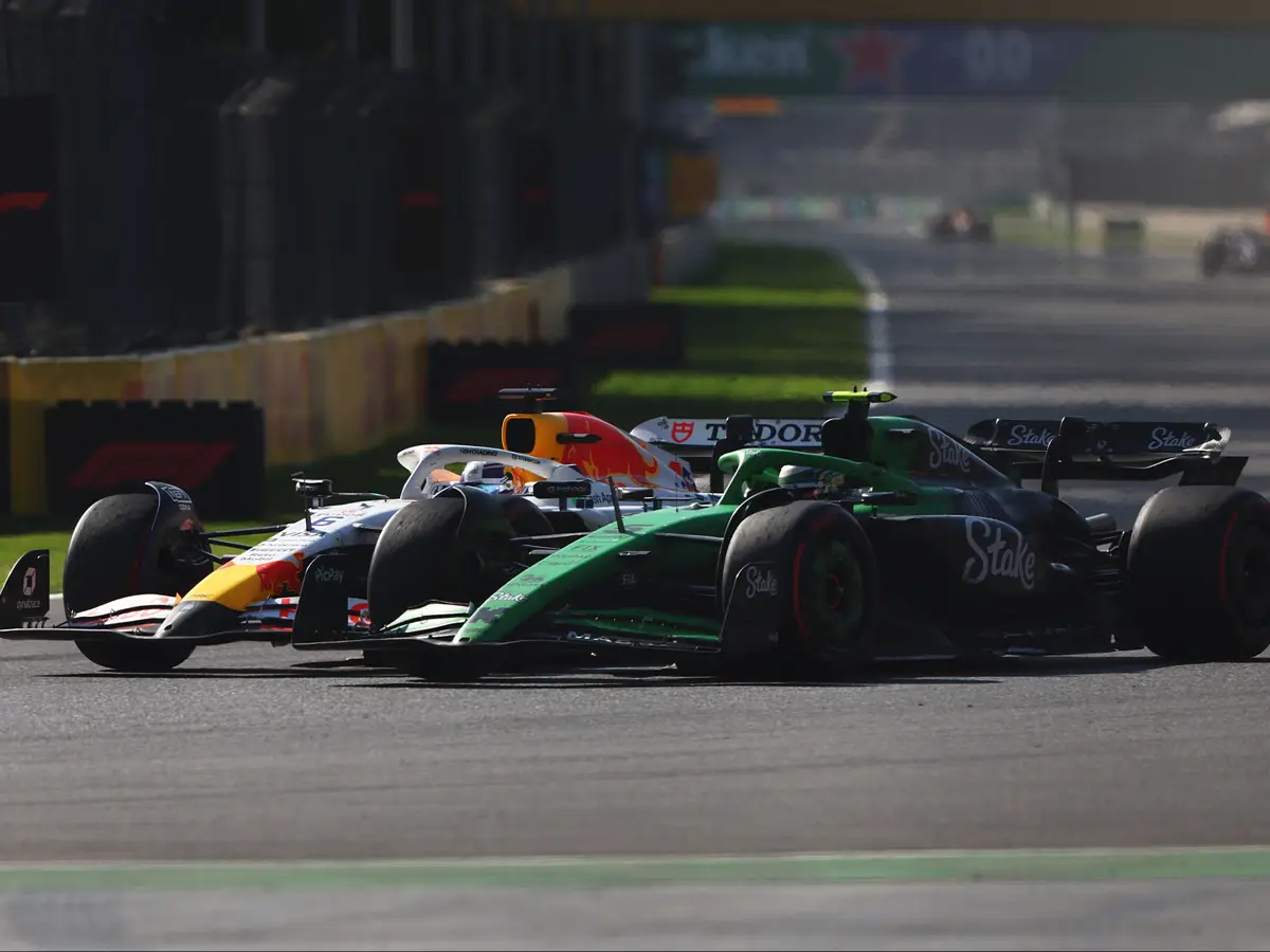 Isack Hadjar und Gabriel Bortoleto beim Formel-1-Rennen in Mexiko 2025 Foto zur News: Sauber glaubt noch an P6: "Mathematisch nicht ausgeschlossen"