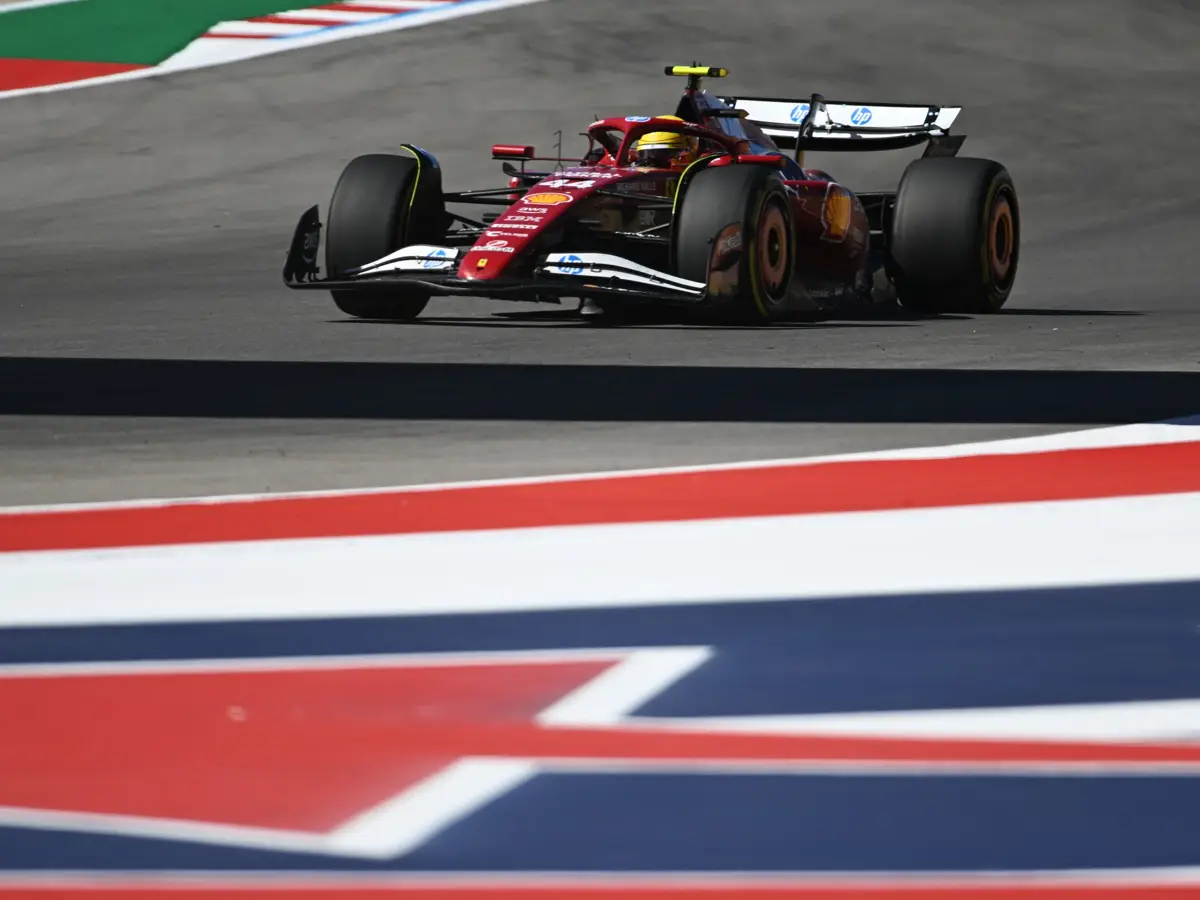Lewis Hamilton beim Formel-1-Rennen in Austin 2025 Foto zur News: Hamilton erklärt: Darum sind viele neue F1-Strecken langweilig