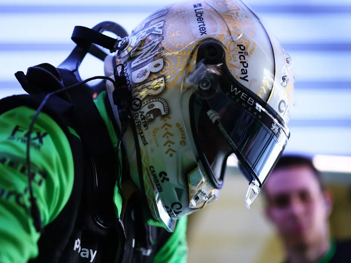 Foto zur News: Nico Hülkenberg versteigert Mexiko-Helm für wohltätigen Zweck