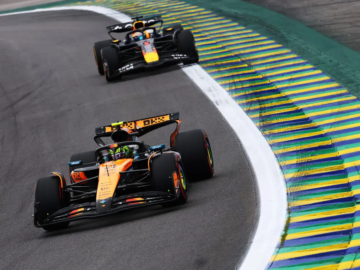 Foto zur News: Verstappens Motorwechsel: Stella stellt die entscheidende Budgetdeckel-Frage