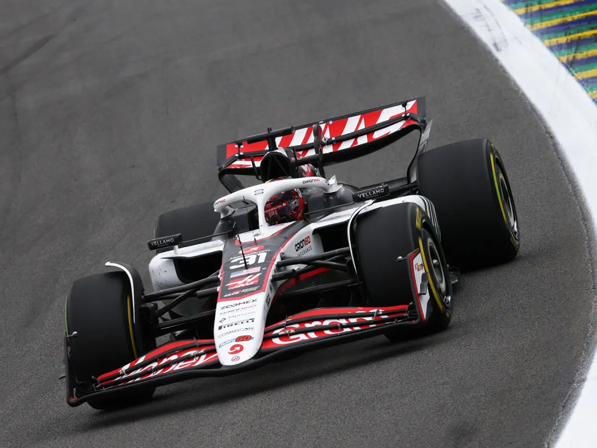 Foto zur News: Starke Aufholjagd von Reifenschaden gestoppt: Ocon verpasst Punkte knapp