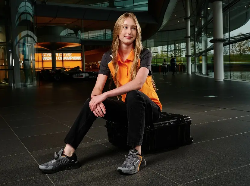 Foto zur News: Wie Vater Mika: McLaren verpflichtet Ella Häkkinen