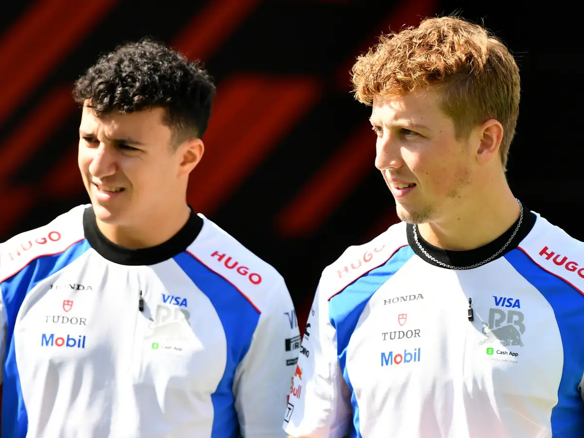 Foto zur News: Keine dicke Luft bei Racing Bulls: Isack Hadjar sagt "sorry"