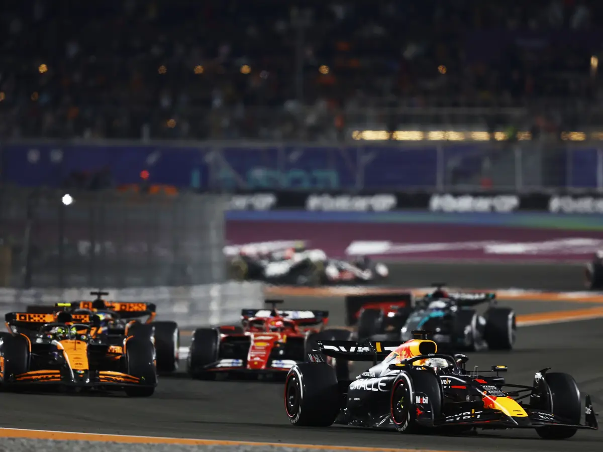 Foto zur News: Vernichtende Kritik an Zweistopppflicht für Katar: "Wird das Rennen zerstören"