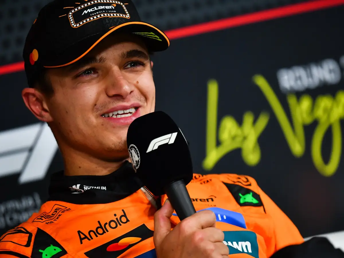 Foto zur News: Lando Norris unschlagbar: So hat sich der McLaren-Pilot die Vegas-Pole geholt
