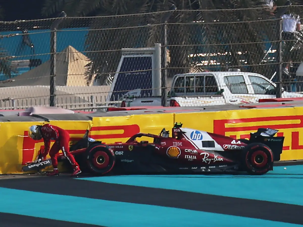 Foto zur News: Crash-Drama vor dem Qualifying: Lewis Hamilton zerlegt seinen Ferrari