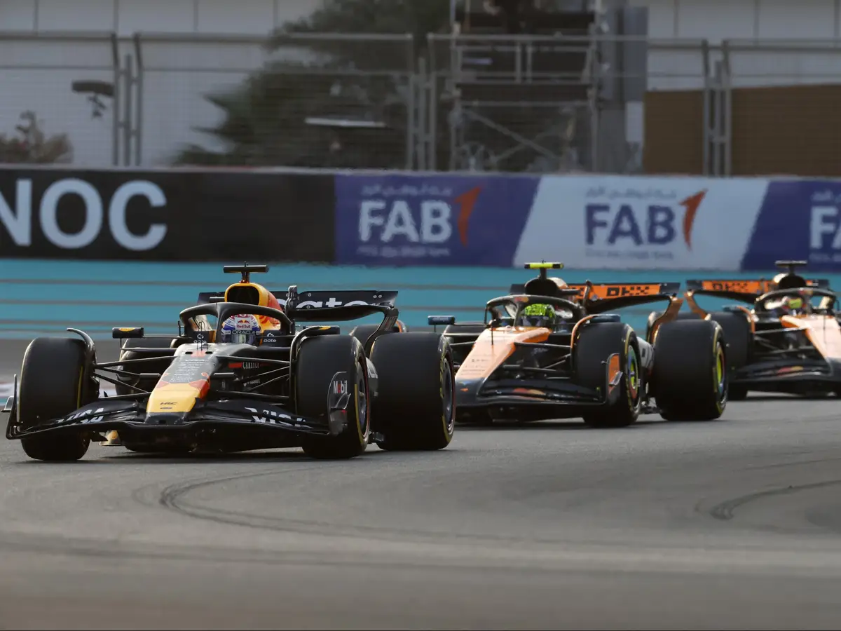 Foto zur News: Marko räumt ein: "Ein Red Bull gegen zwei starke McLaren" machtlos