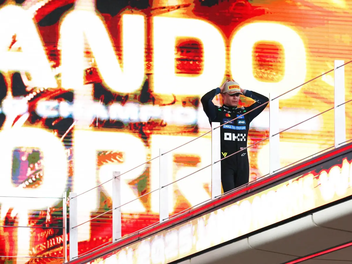 Foto zur News: Rührende Geste: Was Hamilton dem neuen F1-Champion riet