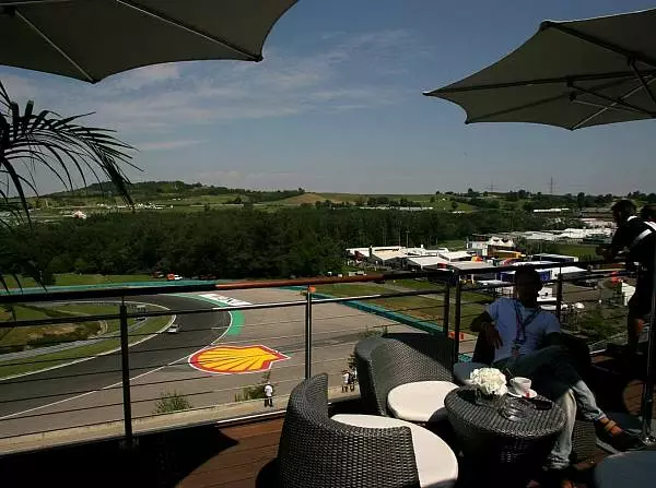 Panorama am Hungaroring Foto zur News: Fast 40 Grad Celsius: Formel 1 vor Hitze-Grand-Prix