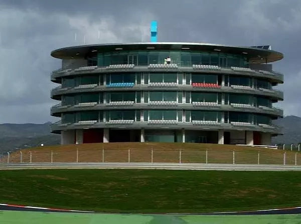 Algarve Portimão Strecke Gebäude Foto zur News: Gespräche mit Liberty: Portugal will die Formel 1 zurück