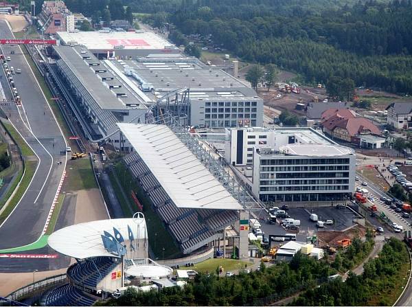 Foto zur News: Rot-Grün: Formel 1 am Nürburgring vor dem Aus