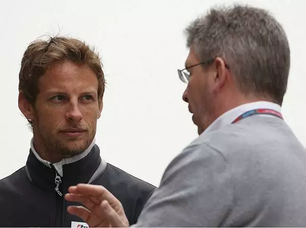 Foto zur News: Button streitet sich mit Mercedes um Weltmeisterauto