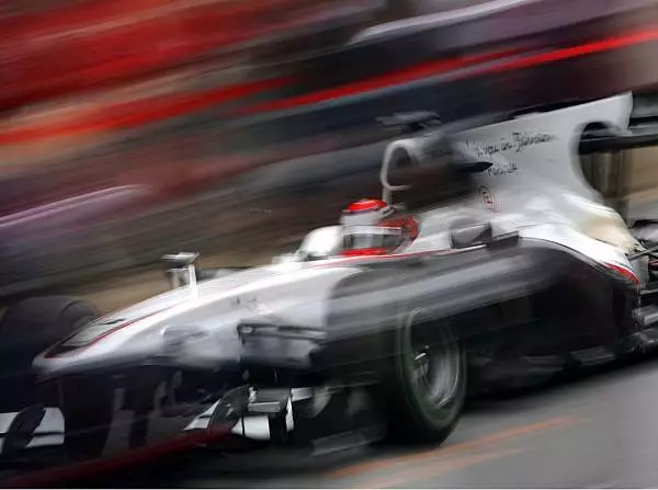 Foto zur News: Sauber beendet Testwinter mit zwei Defekten