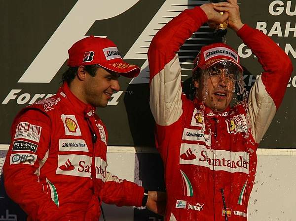 Foto zur News: Vettel im Pech: Ferrari feiert Doppelsieg!