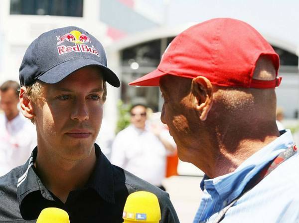 Foto zur News: Lauda sieht Vettel auch 2012 vorne