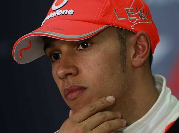 Foto zur News: Nach Boxen-Duell: Hamilton und Vettel verwarnt