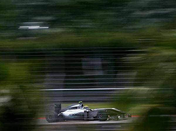 Foto zur News: Rosberg zum Rapport: "Über Nacht etwas finden"