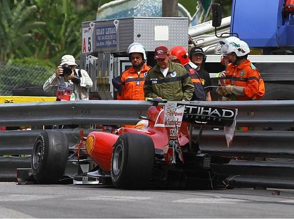 Foto zur News: Alonso verpasst Qualifying: Auto zu stark beschädigt