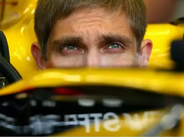 Foto zur News: Endlich offiziell: Renault bestätigt Petrov
