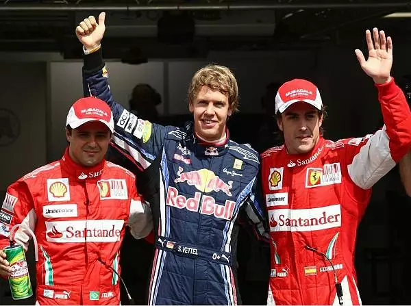 Foto zur News: Qualifying: Vettel wehrt Alonsos Attacke ab!