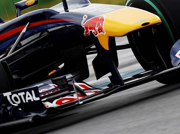 Foto zur News: Red Bull und Ferrari illegal unterwegs?