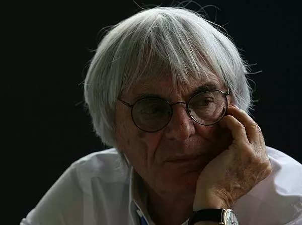 Foto zur News: Ecclestone sieht zwei Teams auf der Kippe