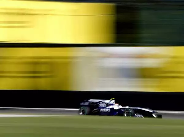 Nico Hülkenberg Foto zur News: Starker Auftritt von Williams: Beide Fahrer punkten