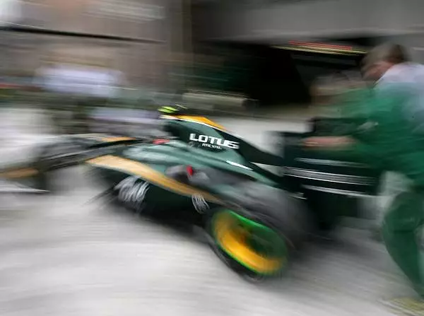 Foto zur News: Offiziell: Lotus ab 2011 mit Renault-Motoren