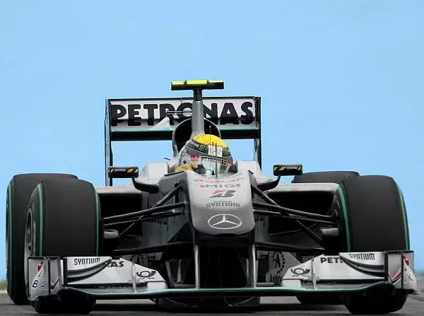 Foto zur News: Mercedes will beim Finale wieder punkten
