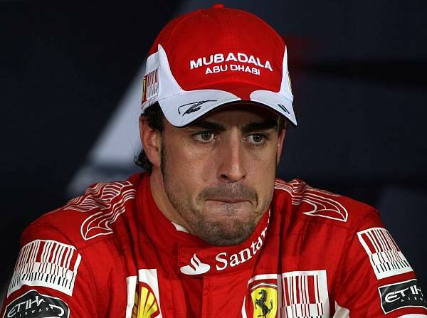 Foto zur News: Alonso auch ohne Titel "sehr glücklich"