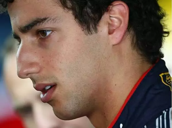 Daniel Ricciardo Foto zur News: Überragender Ricciardo gibt Visitenkarte ab