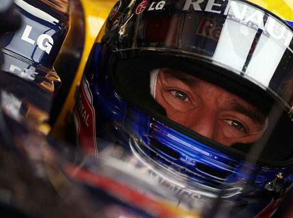Foto zur News: Webbers Fazit: "Hätte gegen Vettel nie überleben sollen"