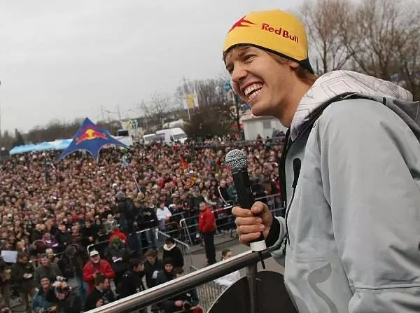 Foto zur News: Vettel: "Unangenehm, wenn man sich beobachtet fühlt"