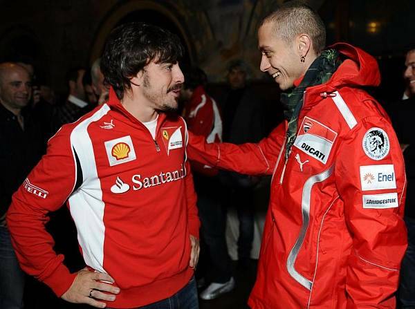 Foto zur News: Alonso und Rossi über das "Leben in Rot"
