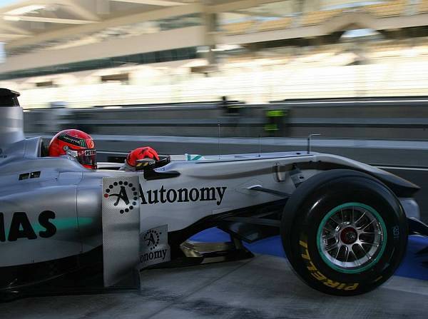 Foto zur News: Brundle #AND# Scheckter: Wollte "Schumi" 2010 zu viel?