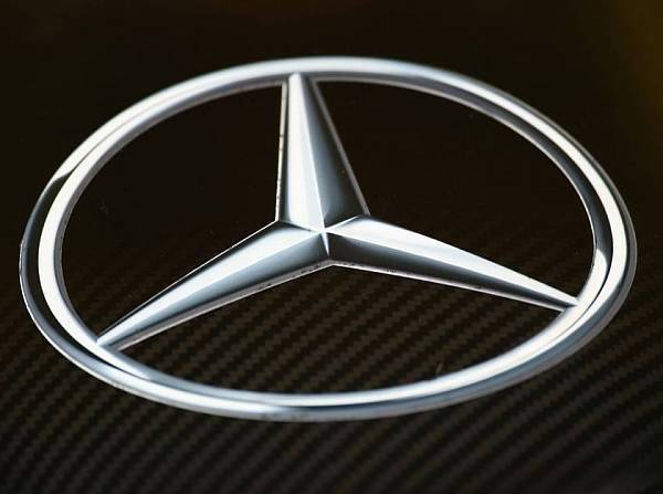 Foto zur News: Silberpfeile starten 2012 als Mercedes AMG