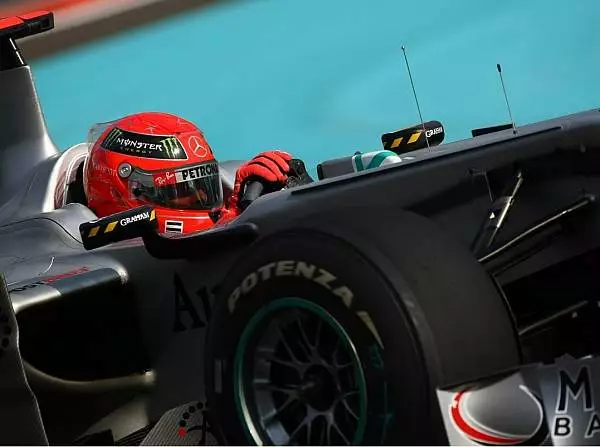 Michael Schumacher Foto zur News: "Schumi" mit Simulator-Sorgen?