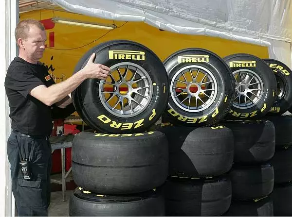 Pirelli-Reifen Foto zur News: Pirelli: "Technologie alleine reicht nicht aus"