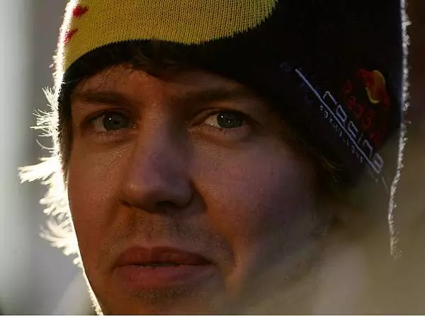 Foto zur News: Vettel will "die Kiste wieder fliegen lassen"