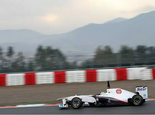 Foto zur News: Sauber überrascht in Barcelona: Bestzeit für Perez
