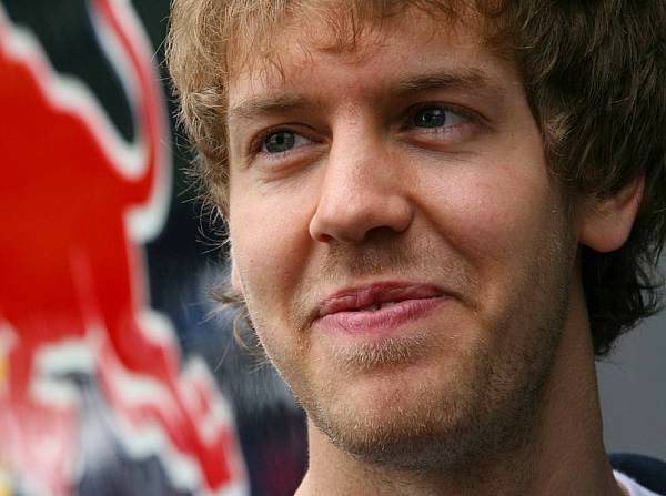 Foto zur News: Vettel froh: Endlich geht's los!