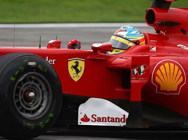 Foto zur News: Auftakt am Ring: Alonso fordert Red Bull heraus
