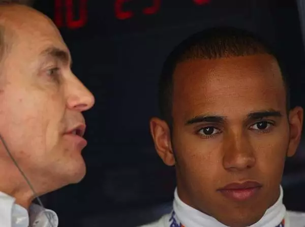 Martin Whitmarsh und Lewis Hamilton Foto zur News: Whitmarsh: Hamilton ist "zu ungestüm"