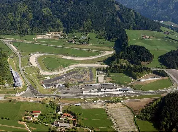 Red-Bull-Ring in Spielberg Foto zur News: Wie realistisch ist eine Formel-1-Rückkehr nach Österreich?